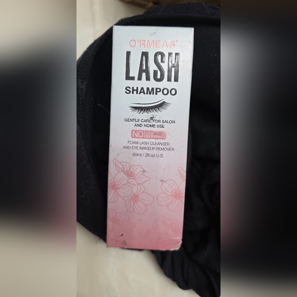 Lash Shampoo - Gentle Care for Salon and Home Use